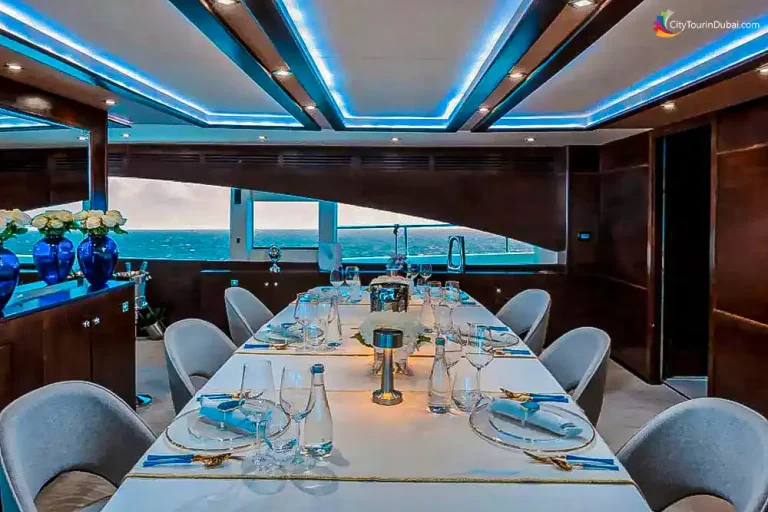 yacht party dinner