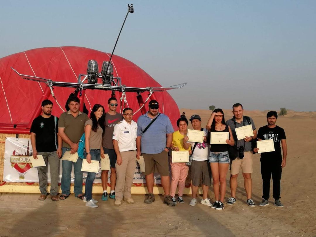 Hot air balloon ride in Dubai with tourist
