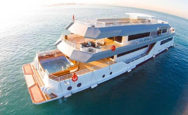 LUXURY DINNER CRUISE DUBAI