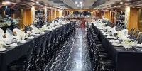 nye dubai luxury yacht dinner